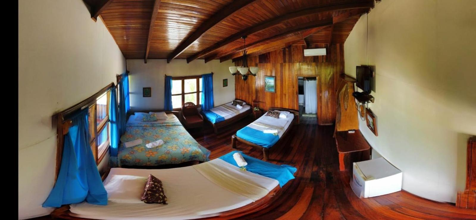 Hotel La Isla Inn Puerto Viejo de Talamanca Eksteriør billede