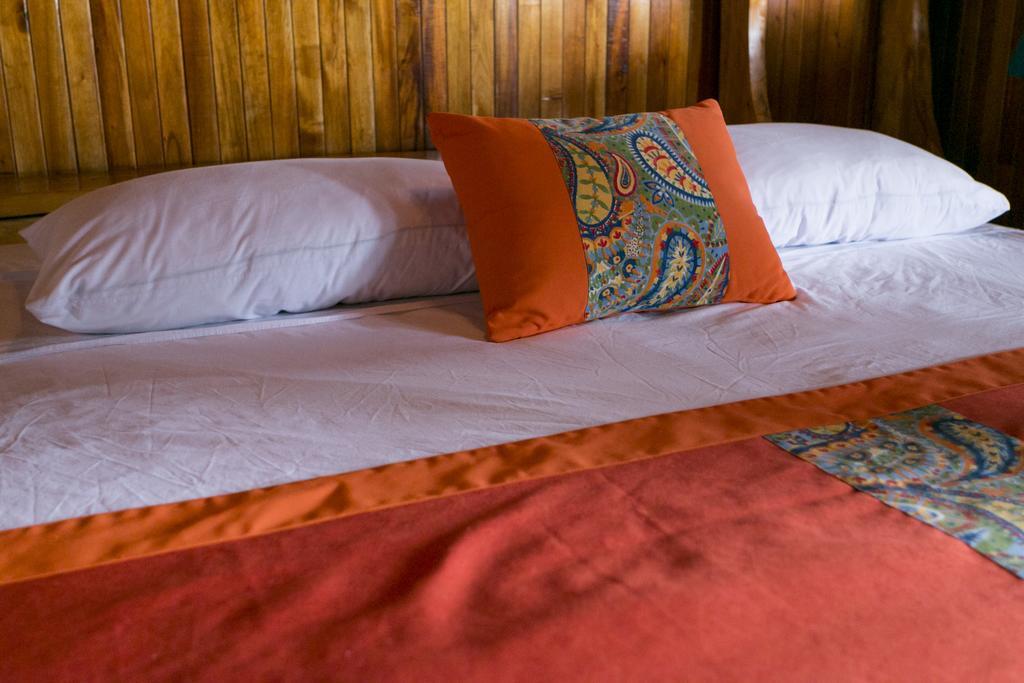 Hotel La Isla Inn Puerto Viejo de Talamanca Eksteriør billede