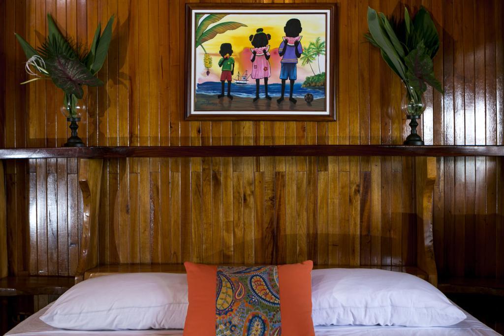 Hotel La Isla Inn Puerto Viejo de Talamanca Eksteriør billede