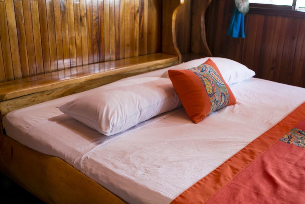 Hotel La Isla Inn Puerto Viejo de Talamanca Eksteriør billede