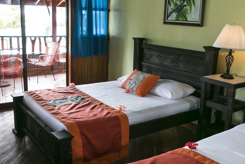Hotel La Isla Inn Puerto Viejo de Talamanca Eksteriør billede