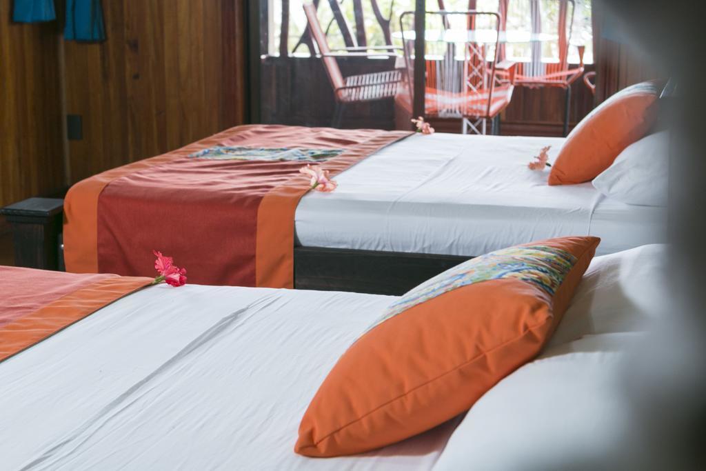 Hotel La Isla Inn Puerto Viejo de Talamanca Eksteriør billede
