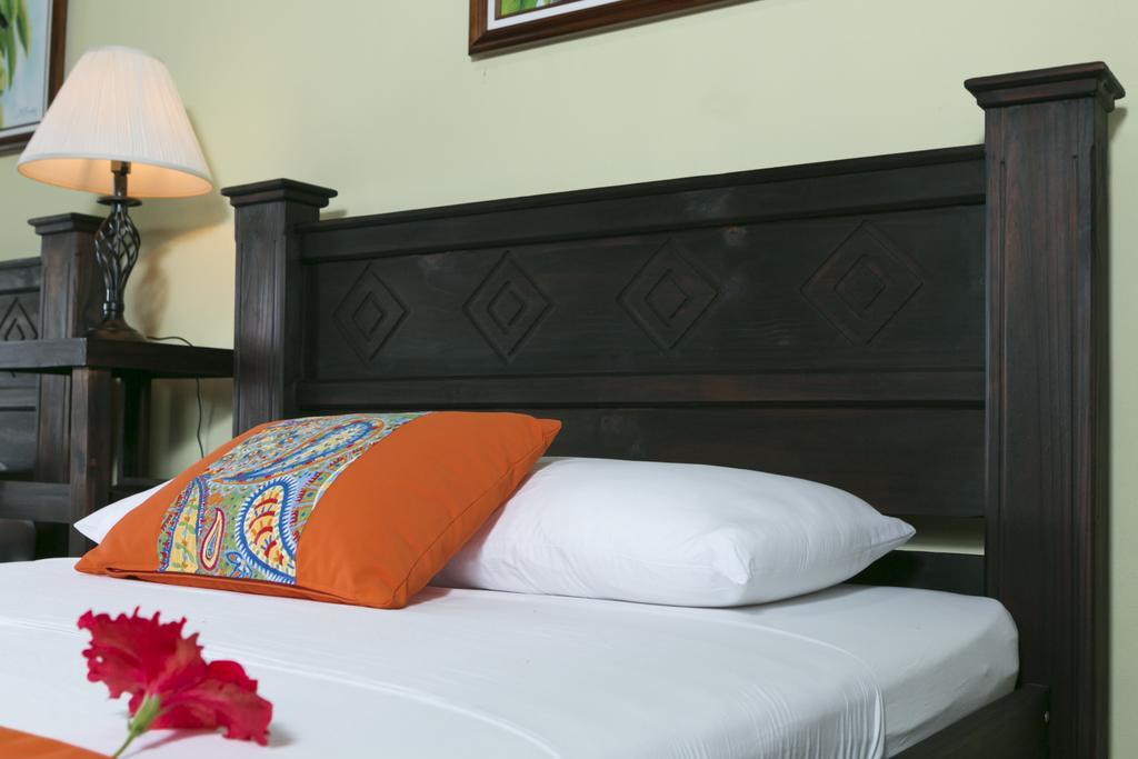 Hotel La Isla Inn Puerto Viejo de Talamanca Eksteriør billede